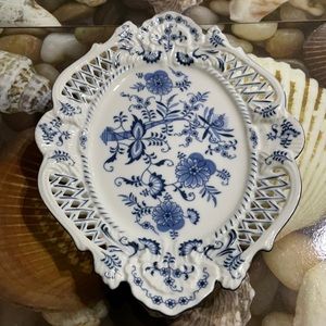 Blue Danube plate made in china. with beautiful decoration